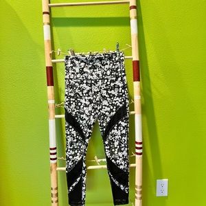 Spotted Yoga Pants with Black Lace